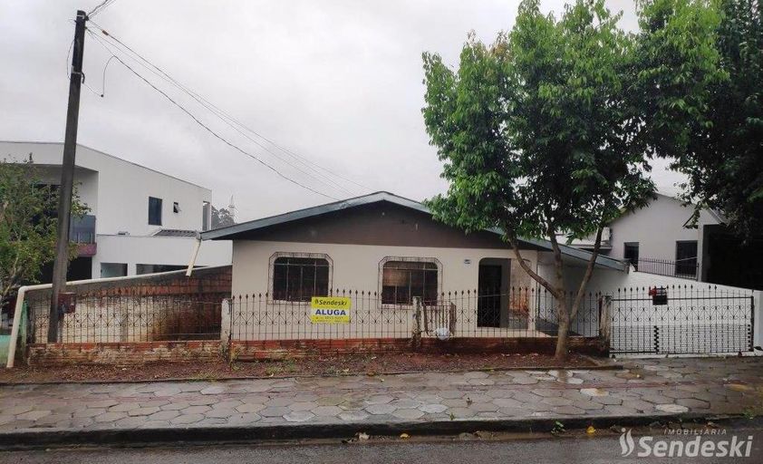 CASA BAIRRO PINHEIRINHO