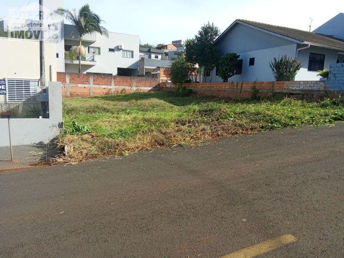 Terreno de 300,50m² - 12,35 X 24,33, localizado no Bairro Água Branca.